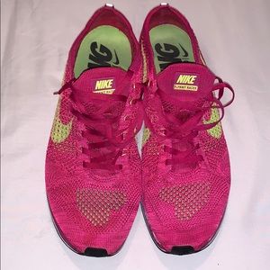 Nike FlyKnit Racer “Fireberry”